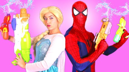 Spiderman vs Frozen Elsa Water Gun Battle! w_ Pink Spidergirl, Anna, Wonder Woman, Prank & Gum -)