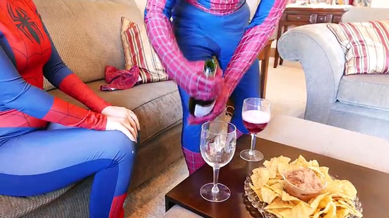 Spiderman and Spidergirl - Real Life Date Farting Accident!! - Superhero Movie.mp4