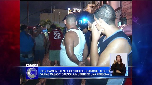 Deslizamiento en el centro de Guayaquil afectó varias casas y causó la muerte de una persona
