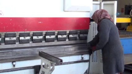 Kocası Kalifiye Eleman Bulamayınca Yanına Çırak Olarak Başladı, 5 Yılda Usta Oldu