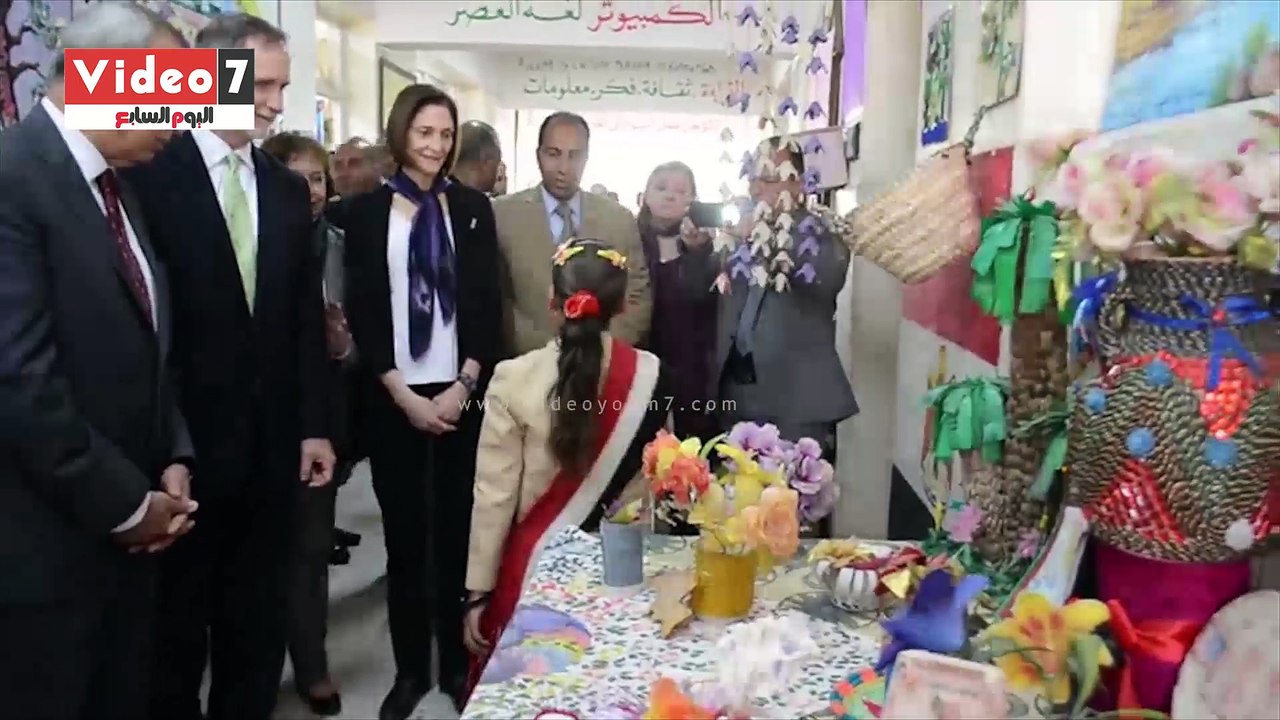 بالفيديو..محافظ قنا والسفير الأمريكى يتابعان نتائج برنامج القرائية بمدرسة الحلة الابتدائية
