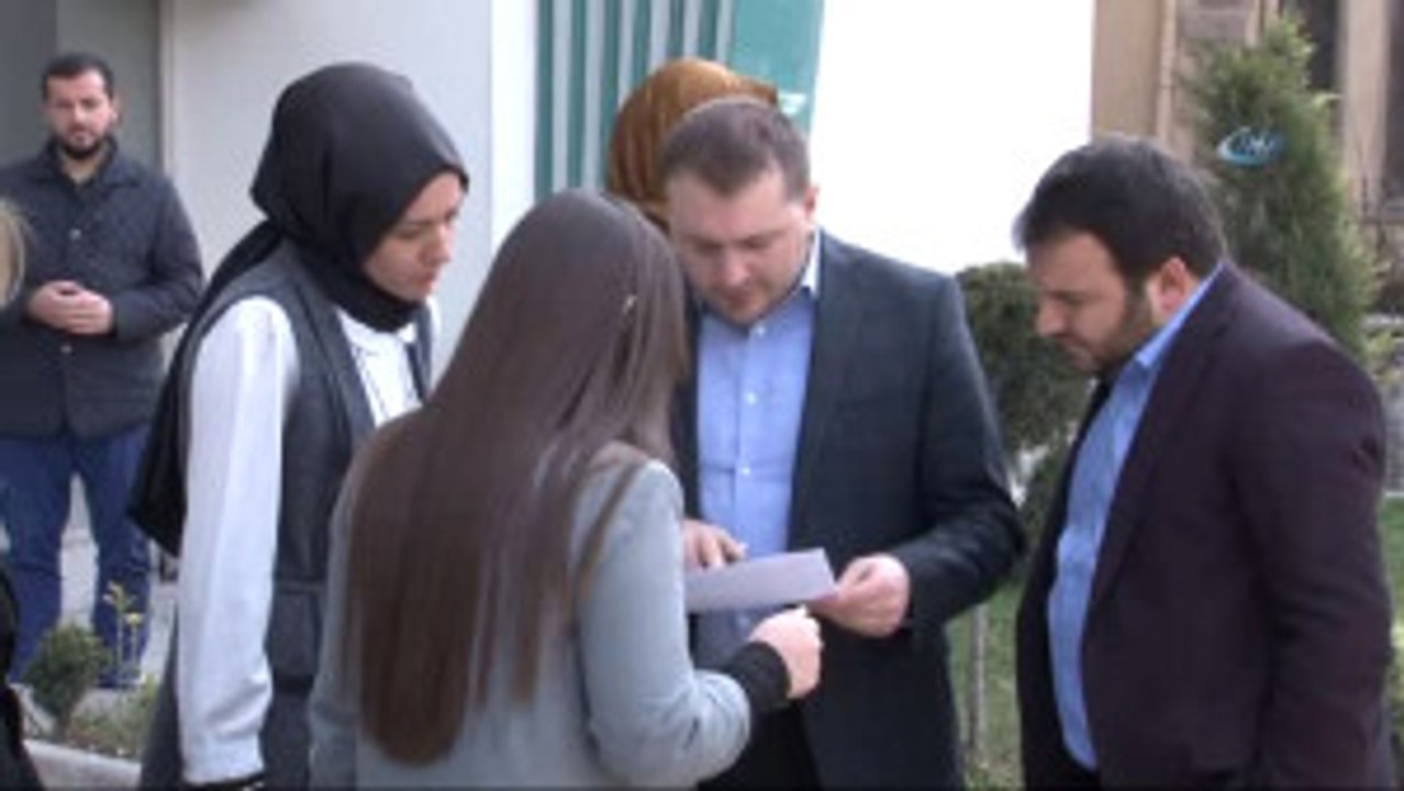 AK Parti Gençlik Kolları, "Anayasa Değişilik Teklifi"Ni Postayla Kılıçdaroğlu'na Gönderdi