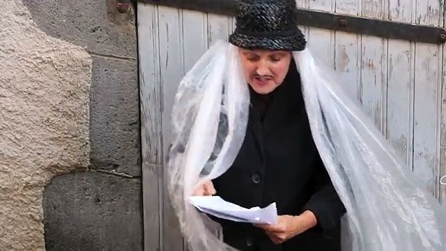 Cie Bouche à Bouche - Tentative(S) de Résistance(S) - Festival de théâtre de rue d'Aurillac 2015