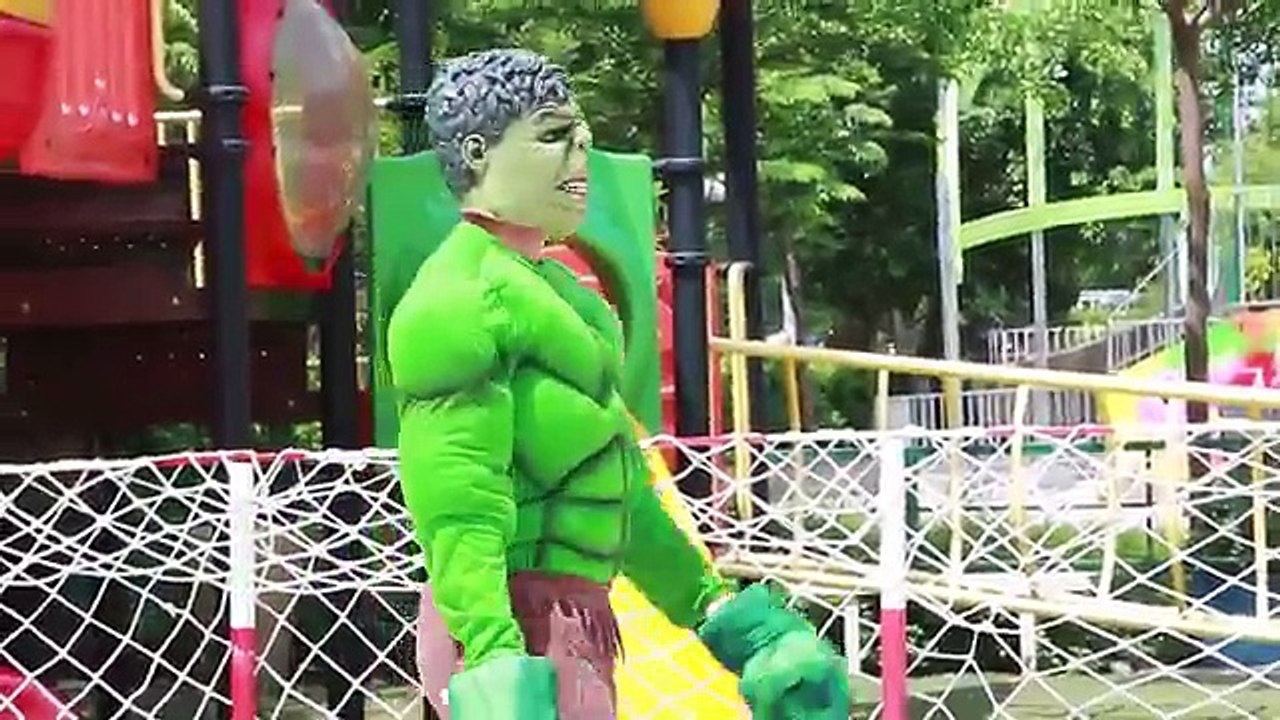 Человек-паук против Венома и Эльза Супергерои Бэтмен Джокер Супермен Халк Капитан Америка Железный Человек