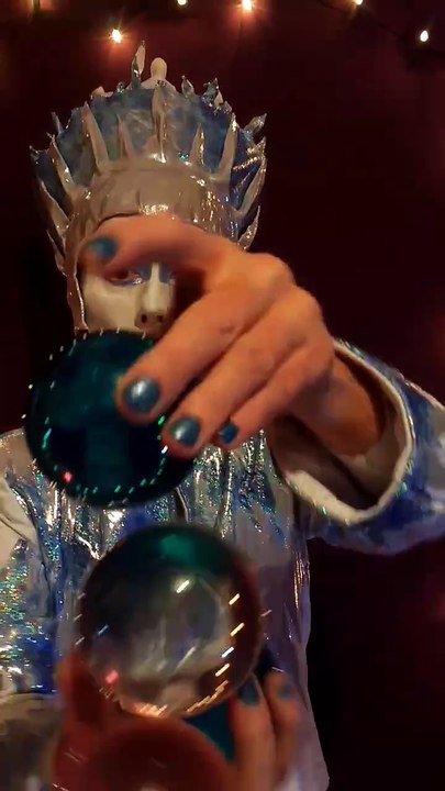 Buz kralı gösterisi