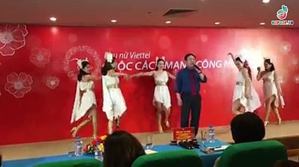 Giám đốc viettel cover "Nơi này có anh" cực hay. Mọi người nghe nhé