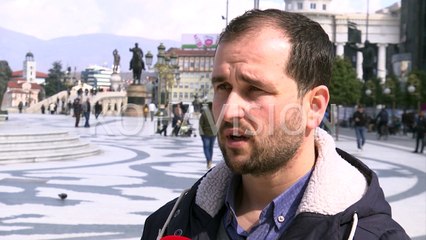Thellohet kriza në Maqedoni, afishe kundër gjuhës shqipe