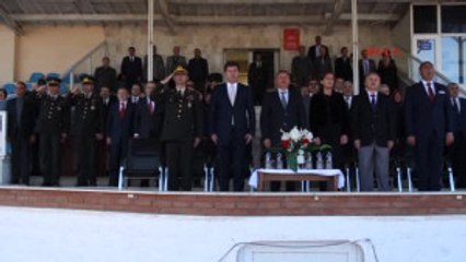 Burdur - Validen Müdürlere: Göbekli Müdür Istemiyoruz