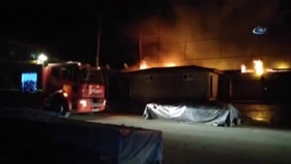 Açık Pazar Yeri Alevlere Teslim Oldu, Onlarca Tezgah Küle Döndü