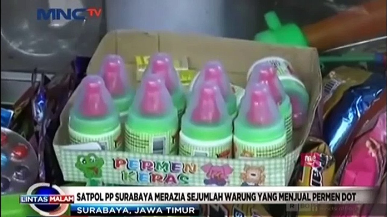 Petugas Razia Permen Dot yang Diduga Mengandung Narkoba