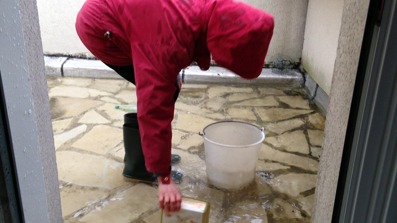 Les pieds dans l'eau