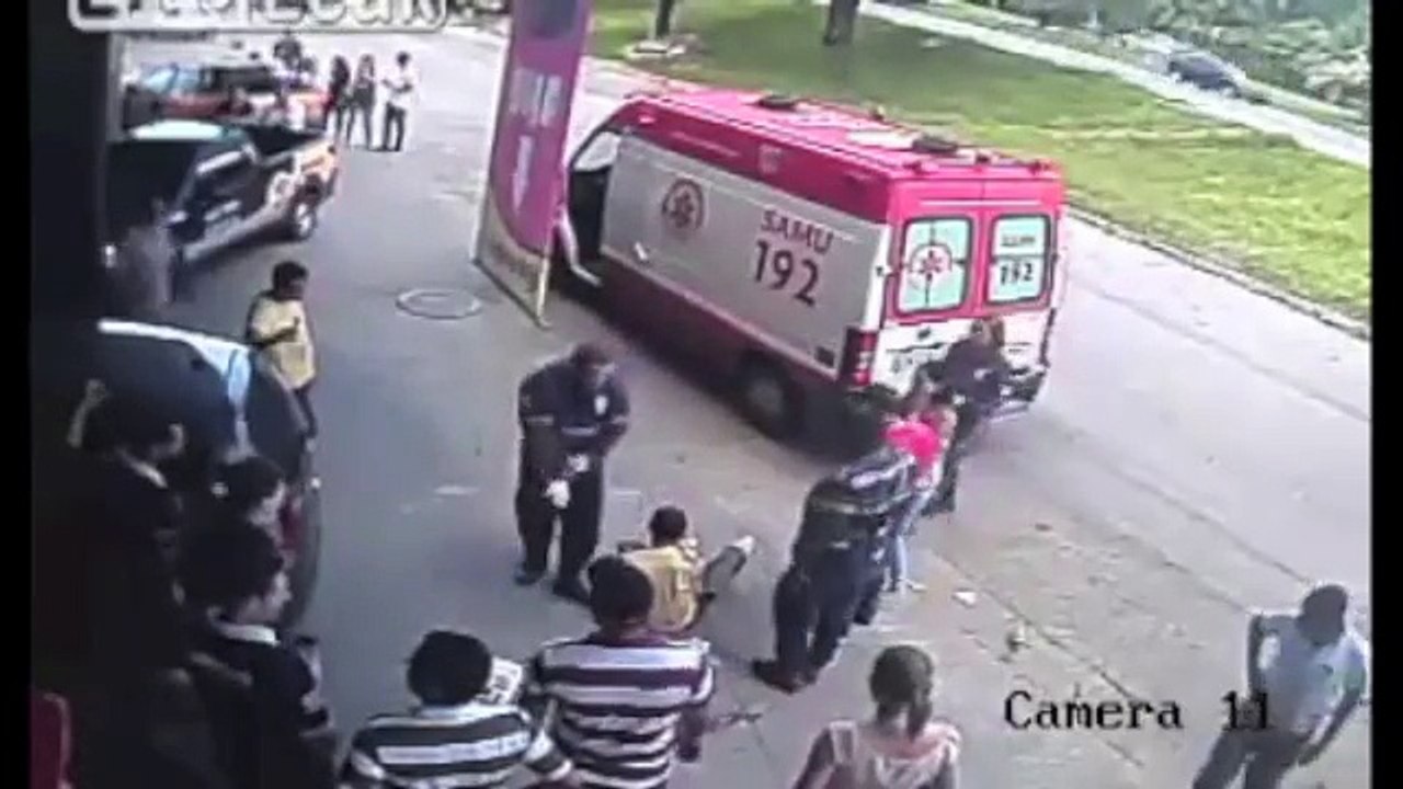 Imagens arrepiantes mostram uma roda de um carro a atingir um peão no Brasil!