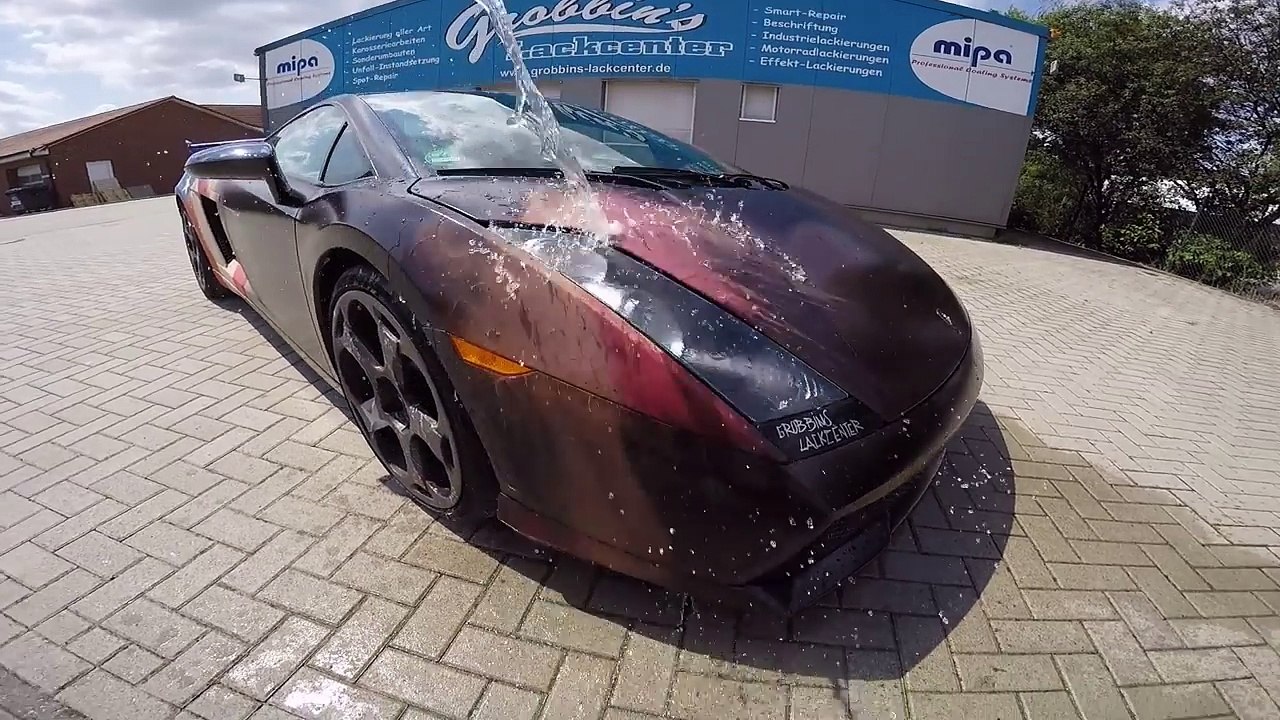 Que produto mágico é este que transforma a pintura deste carro?