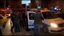 Otomobil Polis Aracına Çarptı: 1'i Kadın 3 Polis Memuru Yaralandı