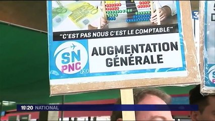 Grève à Air France : "Nos 14 dirigeants se goinfrent"