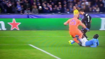 Ronaldo Misses Hits the Post