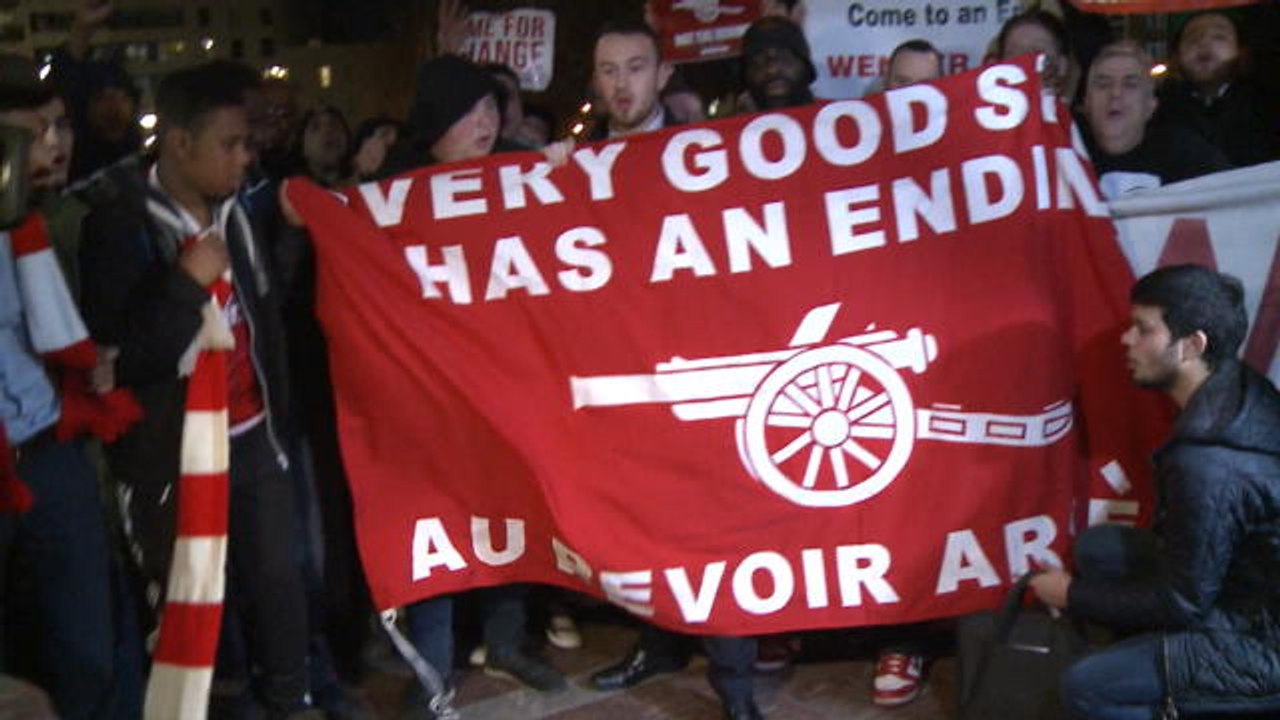 'Wenger is like a dictator!' - Arsenal fans stage protest