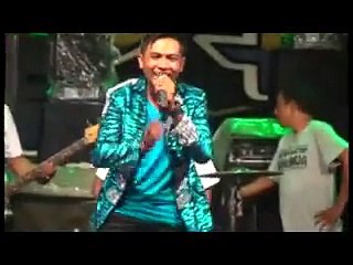 Primadona Desa - Gerry Mahesa - New Pallapa Cukir Gebang Diwek Jombang 2015
