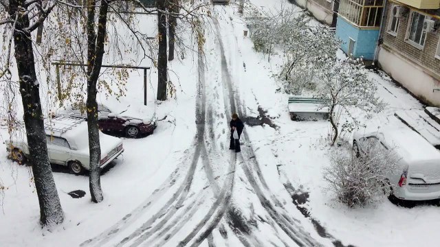 Пьяная баба и первый снег