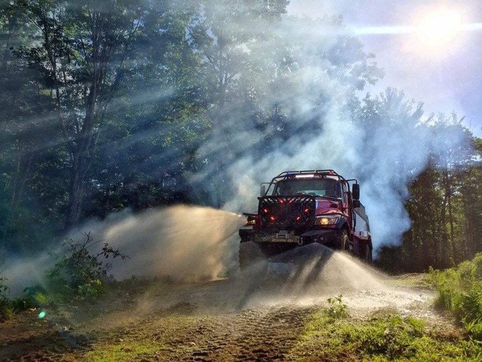Bulldog 4x4 : Le camion de pompier de l'extrême