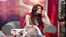 Pakistani  Anchor cameraman na anchor ko ka kha ka apna duppta thik kro woh nazar a rhy han