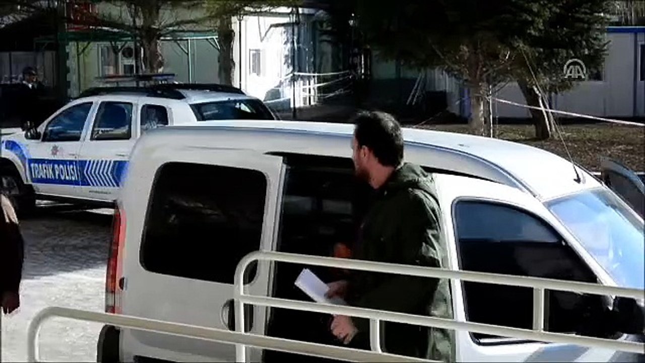 Yaşlı adamı dolandırılmaktan emekli polis kurtardı