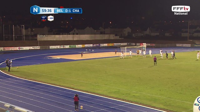 Corner bien tiré et frappe