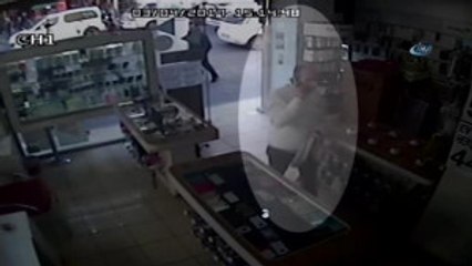 Sadaka Kutusu Hırsızlığı Kamerada