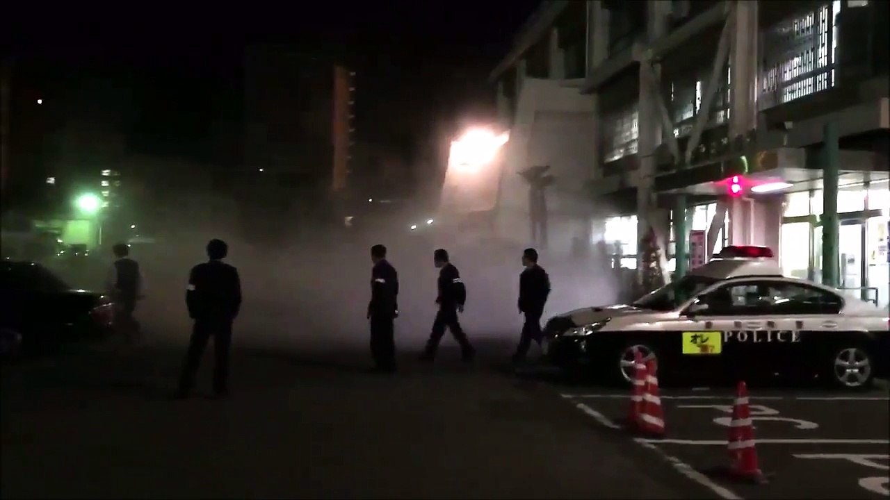 キチガイDQN　逮捕状が出て警察署に単車で乗り込む→警察官に消火器をぶちまけて現行犯逮捕