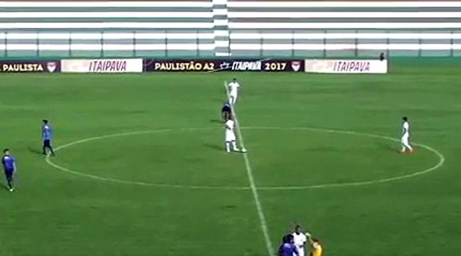 Marquer un but sur le coup d'envoi du match