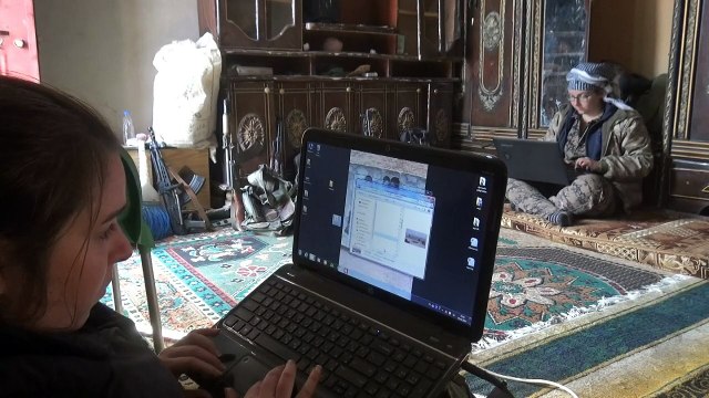 Kimmy, Firas, Maxime: ces étrangers qui luttent avec les Kurdes