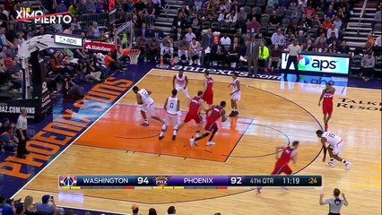 La mascotte des Suns fait un plongeon sur le terrain en plein match