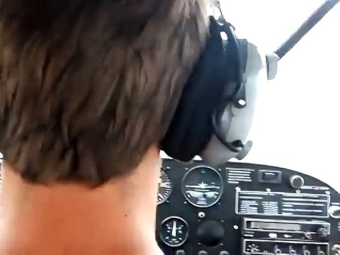 Pilot fainting in the air - prank - Pilot pretends to faint