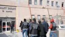 Eskişehir'de 3 Kg Esrar ve 50 Adet Uyuşturucu Hap Ele Geçirildi... 3 Kişi Gözaltına Alındı