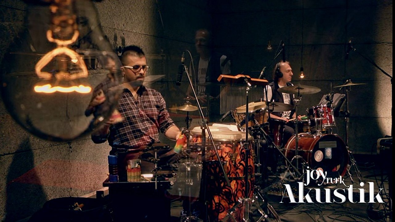 Simge - Vicdanın Affetsin (JoyTurk Akustik)