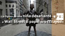 La figura de una niña desafiante recuerda a Wall Street el papel de la mujer