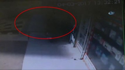 İşyerini Savaş Alanına Çeviren Trafik Kazası Güvenlik Kamerasında