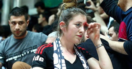 Kadınlar Gününde Oynanan Maçta Kadın Taraftar Yaralandı