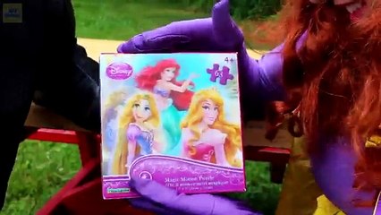 Spiderman & Frozen Elsa vs Poison Ivy! w/ Pink Spidergirl Mermaid, Maleficent Joker Superm