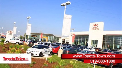 2017 Nissan Titan Vs. 2017 Toyota Tundra - London, ON | Toyota Town