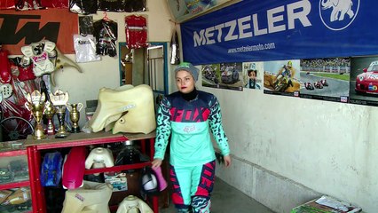 سائقة دراجات نارية في ايران تناضل من اجل حقوق المرأة