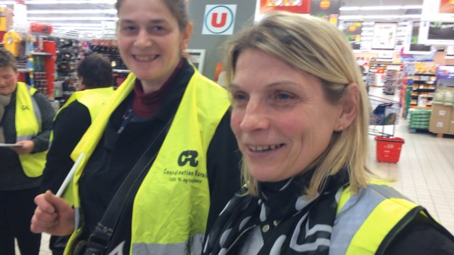 Les agricultrices mènent une action à L'hyper U