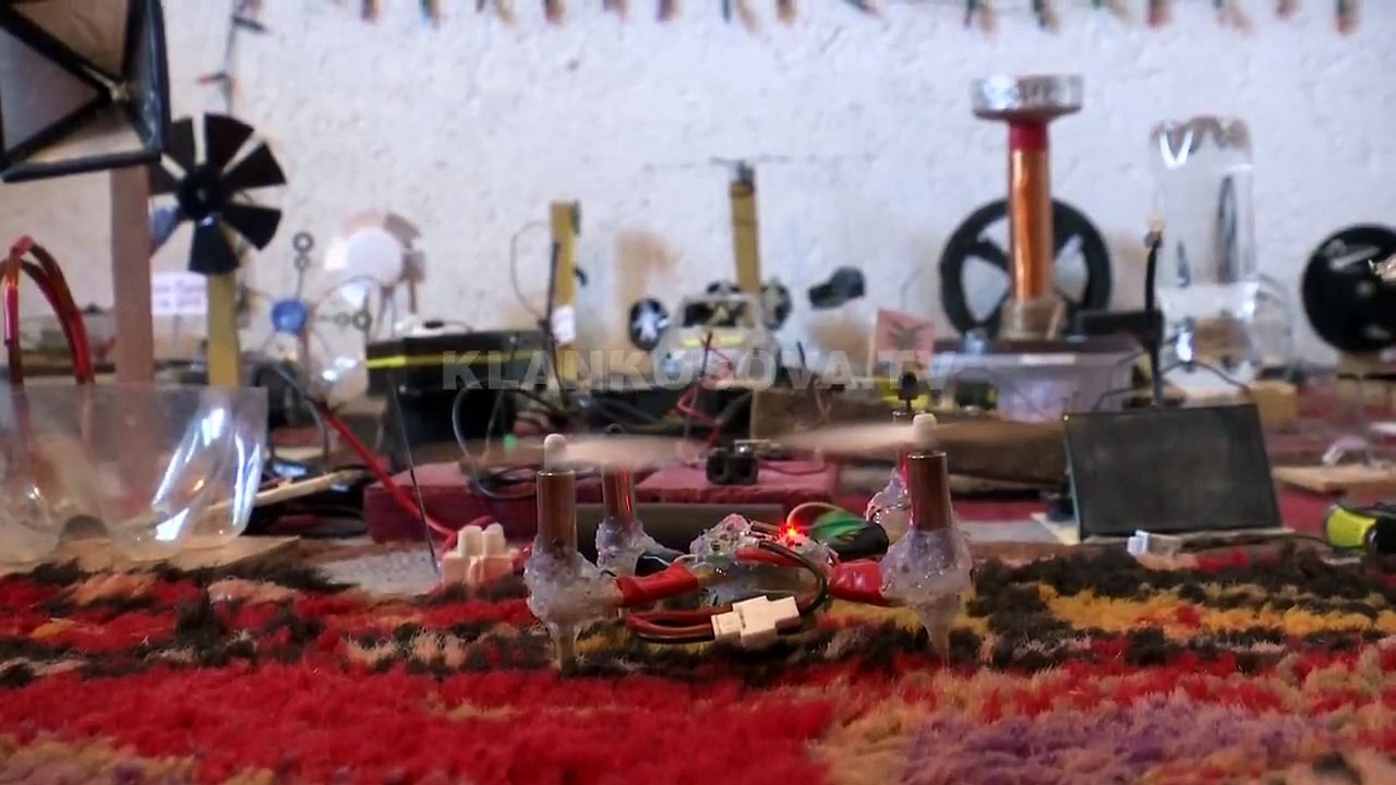 Pavarësisht se është 16 vjeç ka arritur të krijojë robotë, dronë e transformatorë të ndryshëm, dhe të gjitha këto nga ma