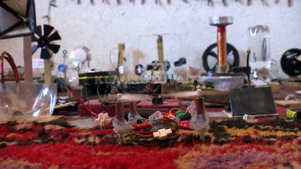 Pavarësisht se është 16 vjeç ka arritur të krijojë robotë, dronë e transformatorë të ndryshëm, dhe të gjitha këto nga ma