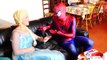 Spiderman Dolor De Estómago! w/ Negro de Spiderman Médico Congelado Elsa Joker de los Superhéroes de Película de la Diversión