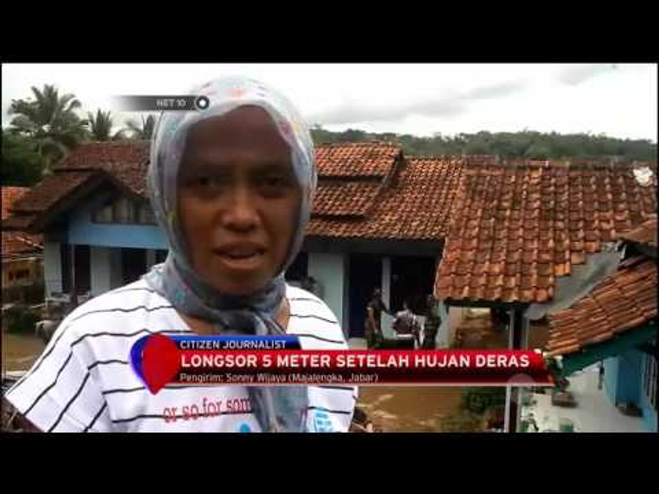 Kendaraan Hanyut Terbawa Air - NET 10