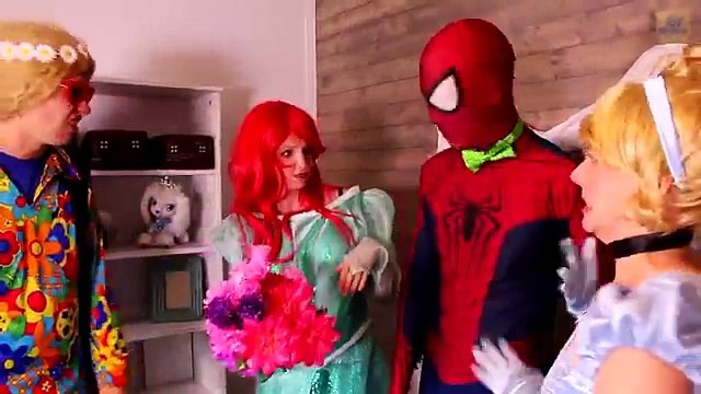 Человек-паук и замороженные elsa против Джокера! ж/ розовый Анна Человек-паук и Бэтмен! Супергерой удовольствие в реальном