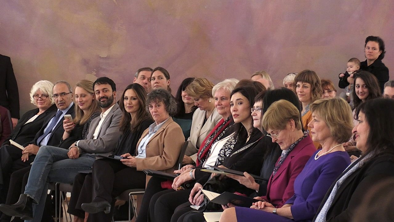 Gauck ehrt Frauen am Weltfrauentag