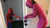 Spiderman y Congelado Elsa BROMA de HALLOWEEN! w/ Joker Maléfica Spidergirl Anna Juguetes! Superhe