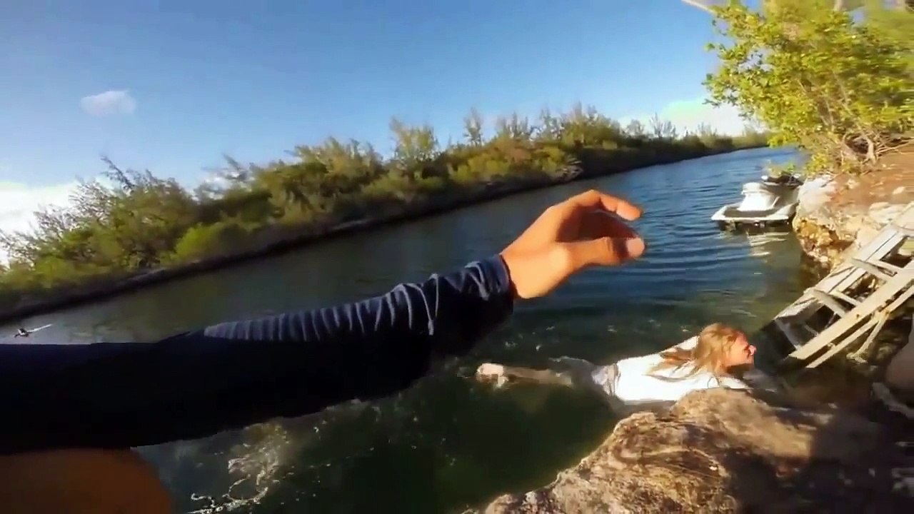 Dünyanın En Komik Kazaları ve İlginç Olaylarını izle.